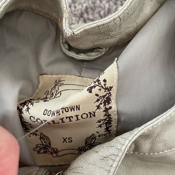 Leather jacket - Picture 2 of 2